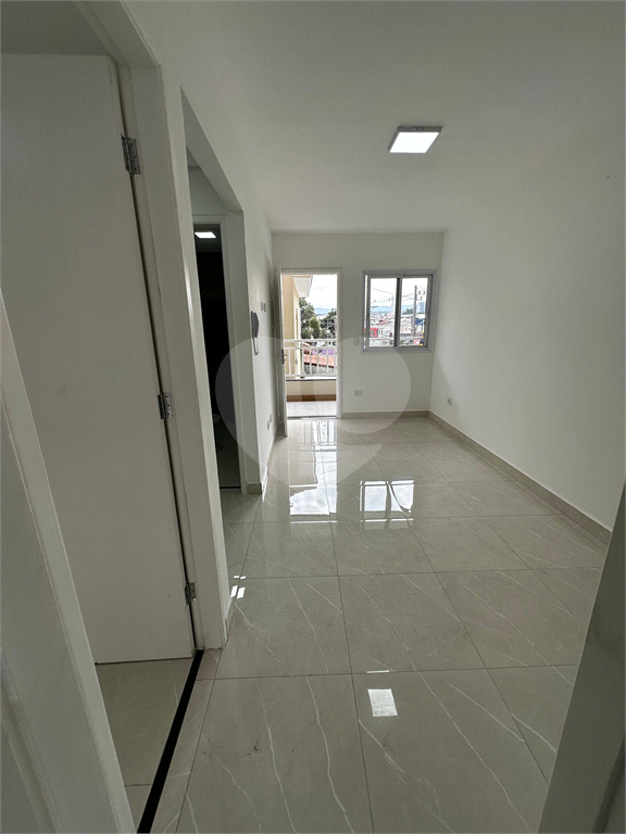 Apartamento para locação, Lauzane Paulista, 40m², 2 quartos, 1 banheiro, cozinha e área externa.