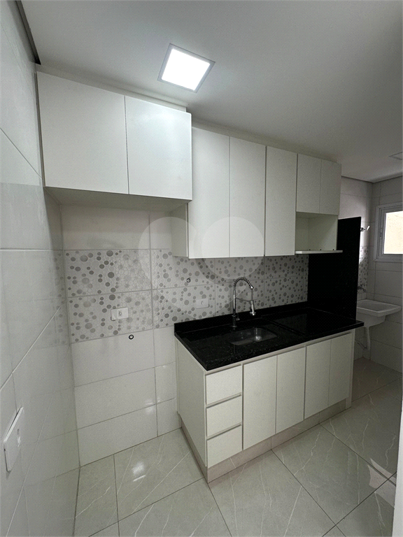 Apartamento para locação, Lauzane Paulista, 40m², 2 quartos, 1 banheiro, cozinha e área externa.