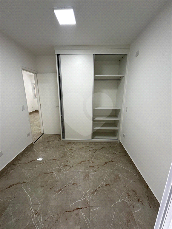 Apartamento para locação, Lauzane Paulista, 40m², 2 quartos, 1 banheiro, cozinha e área externa.