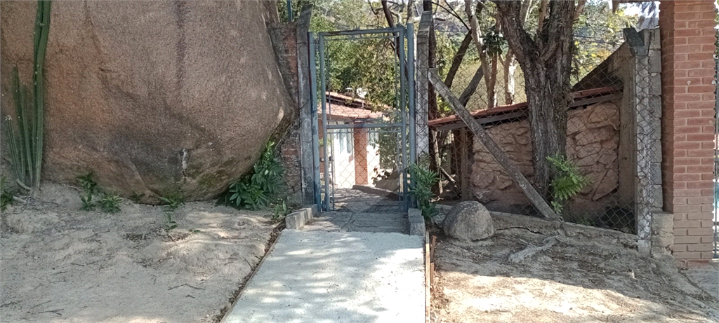 Chácara à venda com 2 quartos, 237m² - Foto 17