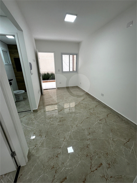 Apartamento para locação, Lauzane Paulista, 40m², 2 quartos, 1 banheiro, cozinha e área externa.
