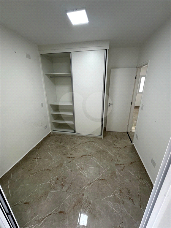Apartamento para locação, Lauzane Paulista, 40m², 2 quartos, 1 banheiro, cozinha e área externa.