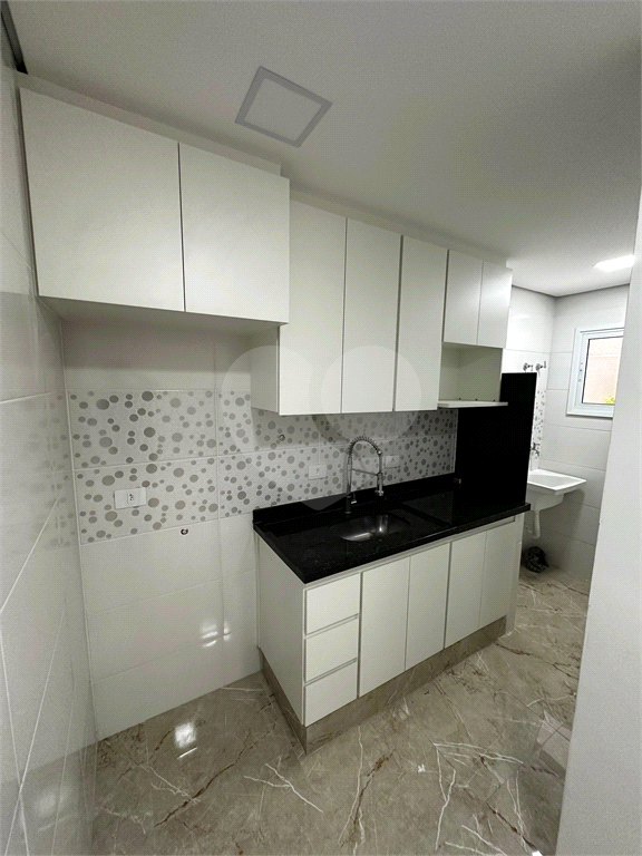 Apartamento para locação, Lauzane Paulista, 40m², 2 quartos, 1 banheiro, cozinha e área externa.