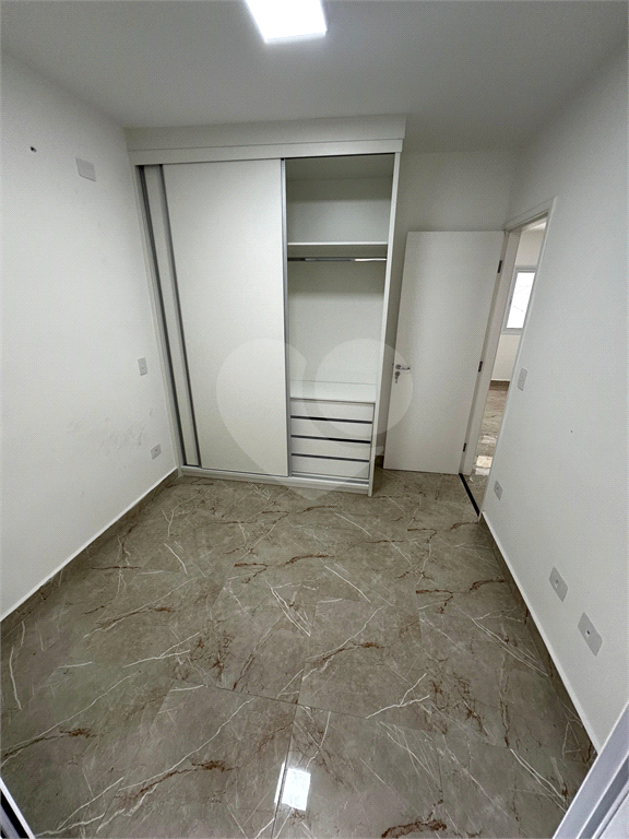 Apartamento para locação, Lauzane Paulista, 40m², 2 quartos, 1 banheiro, cozinha e área externa.