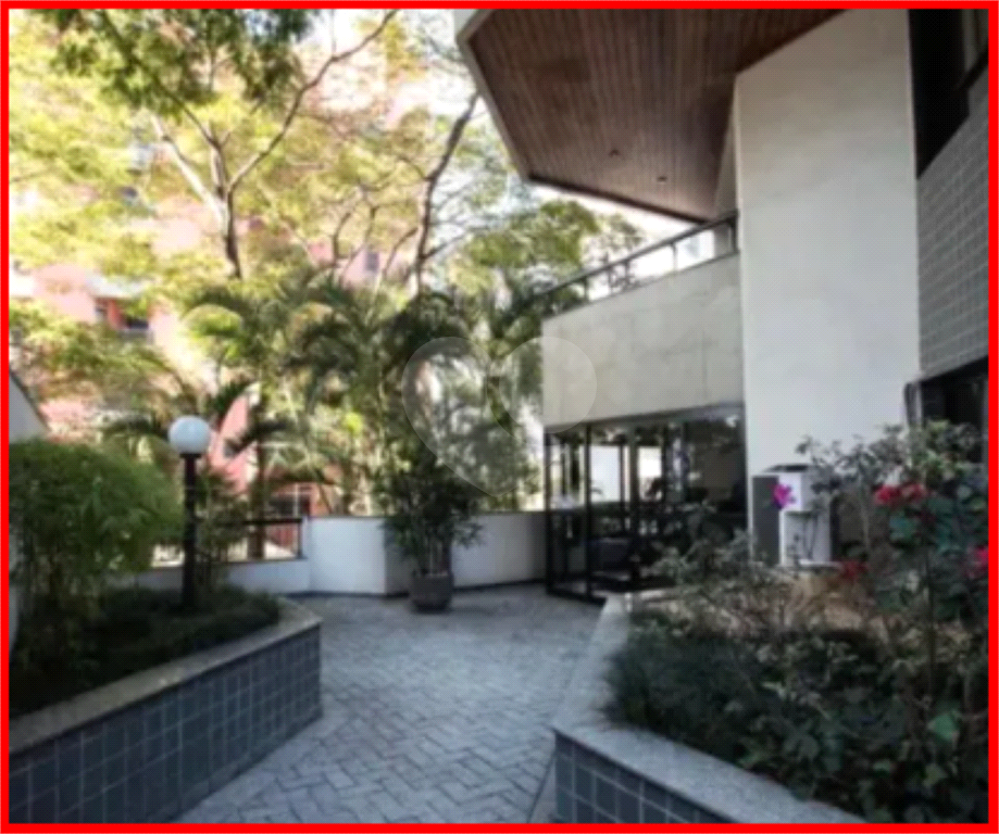 APARTAMENTO em REAL PARQUE