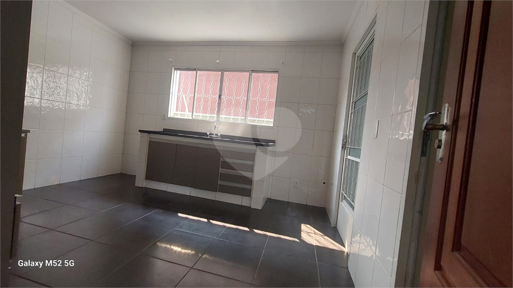 Casa para alugar com 3 quartos, 224m² - Foto 13