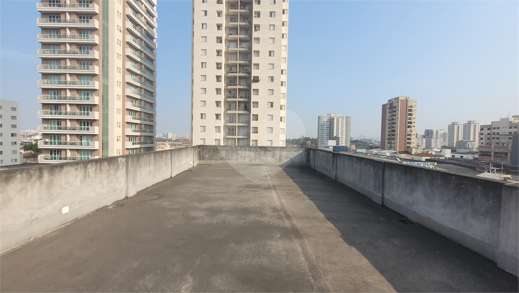 Predio comercial, 765m2, 4 vãos livres, mezanino, salas e banheiros, 3 vagas. Santana.