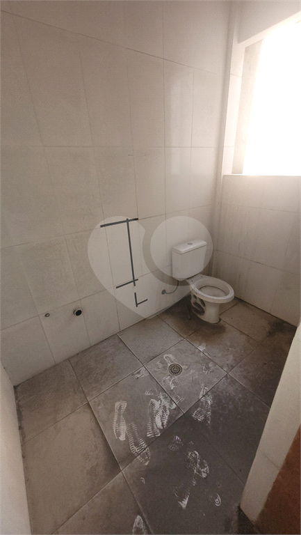 Predio comercial, 765m2, 4 vãos livres, mezanino, salas e banheiros, 3 vagas. Santana.