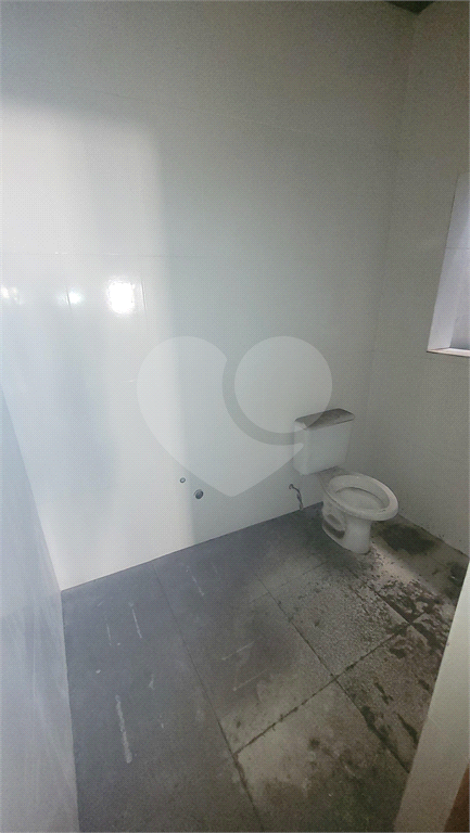 Predio comercial, 765m2, 4 vãos livres, mezanino, salas e banheiros, 3 vagas. Santana.