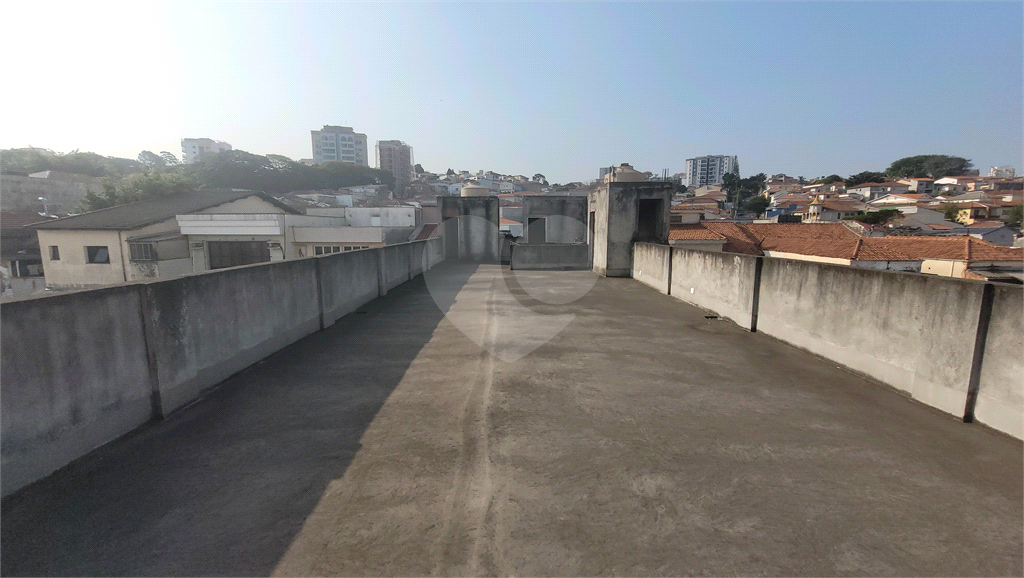 Predio comercial, 765m2, 4 vãos livres, mezanino, salas e banheiros, 3 vagas. Santana.