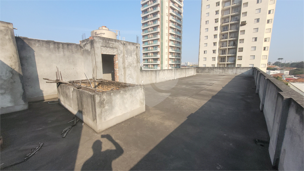 Predio comercial, 765m2, 4 vãos livres, mezanino, salas e banheiros, 3 vagas. Santana.