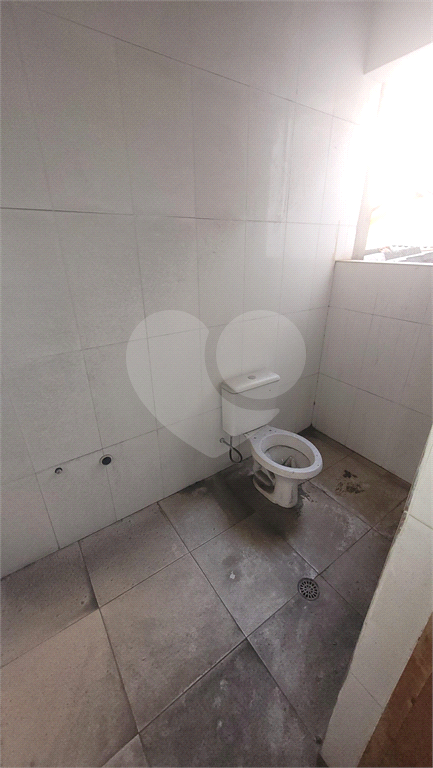 Predio comercial, 765m2, 4 vãos livres, mezanino, salas e banheiros, 3 vagas. Santana.