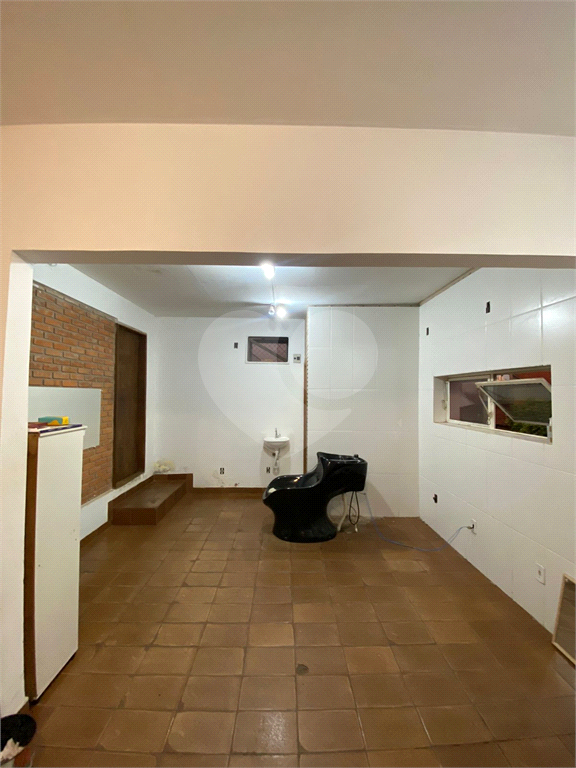 Casa à venda com 3 quartos, 132m² - Foto 1