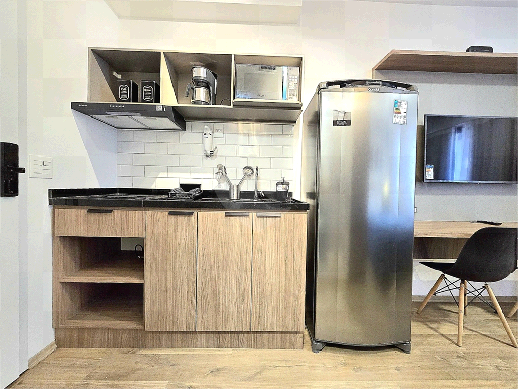 Studio a venda e locação mobiliado 1 quarto com ar-condicionado na Aclimação.