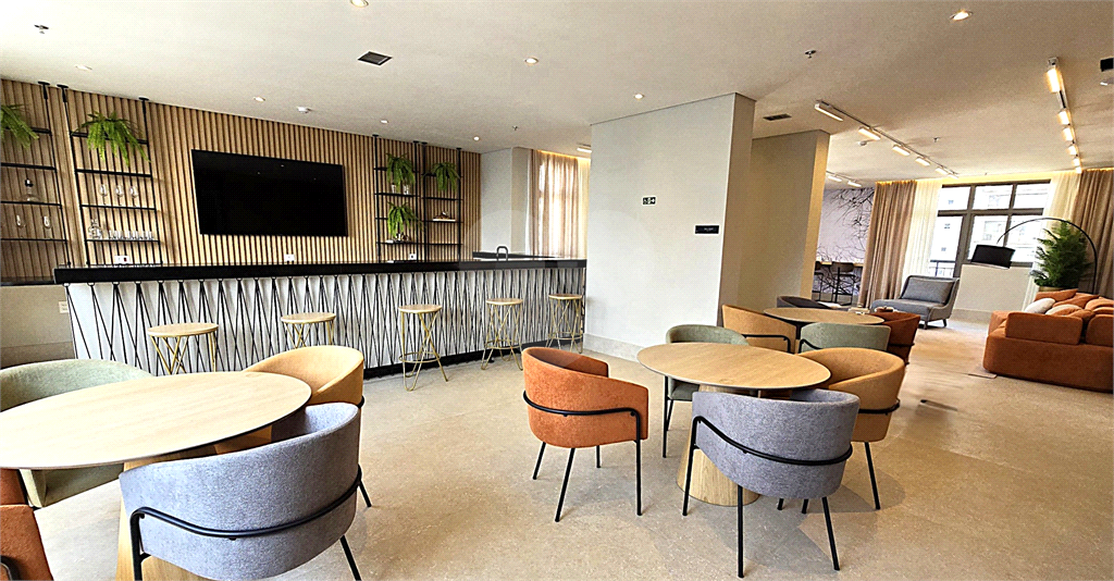 Studio a venda e locação mobiliado 1 quarto com ar-condicionado na Aclimação.