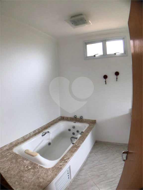 Casa de Condomínio à venda e aluguel com 4 quartos, 360m² - Foto 13