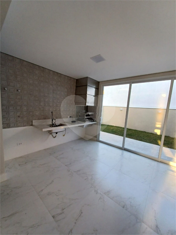 Casa de Condomínio à venda com 3 quartos, 211m² - Foto 4