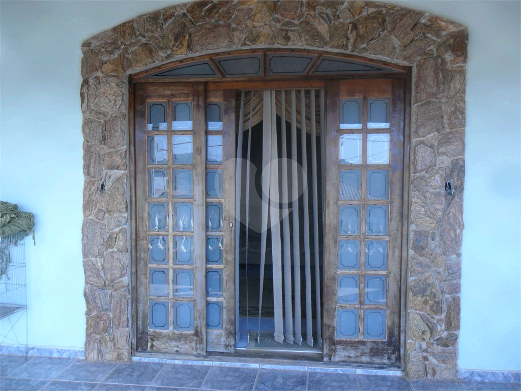 Casa à venda com 3 quartos, 210m² - Foto 10