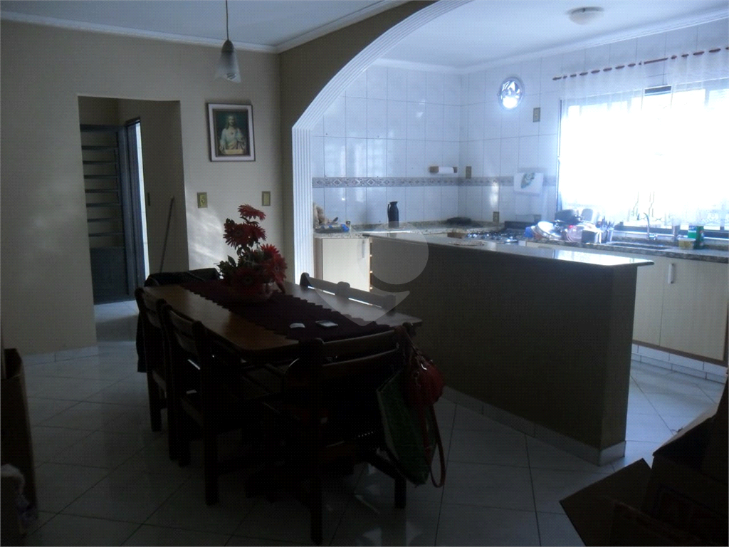 Casa à venda com 3 quartos, 210m² - Foto 3