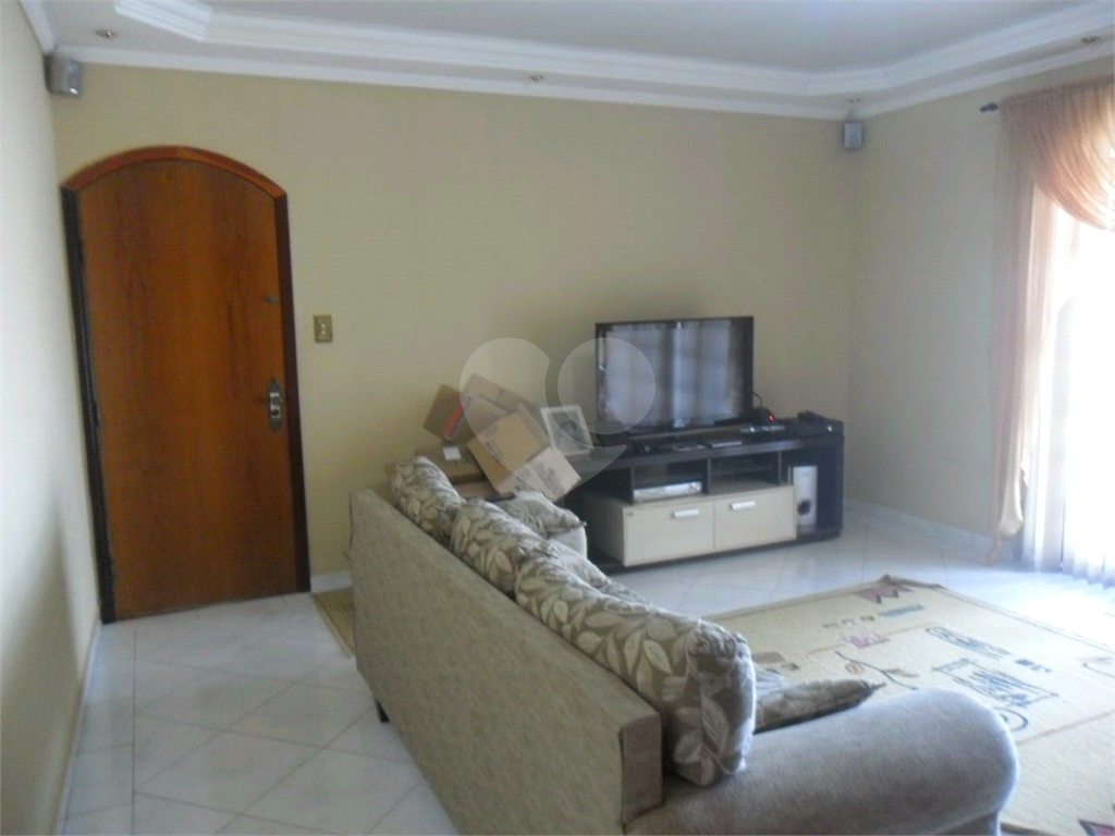 Casa à venda com 3 quartos, 210m² - Foto 1