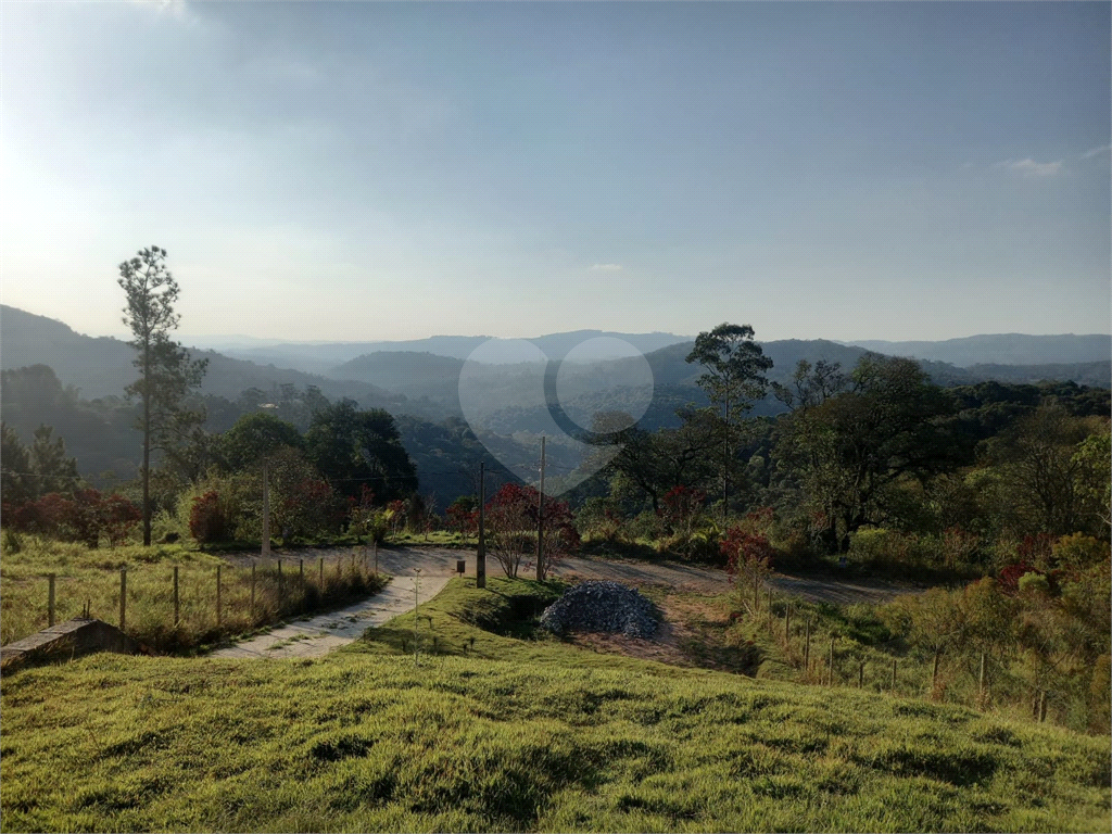 Terreno na Serra da Cantareira, loteamento fechado de alto padrão com 4.265 m²