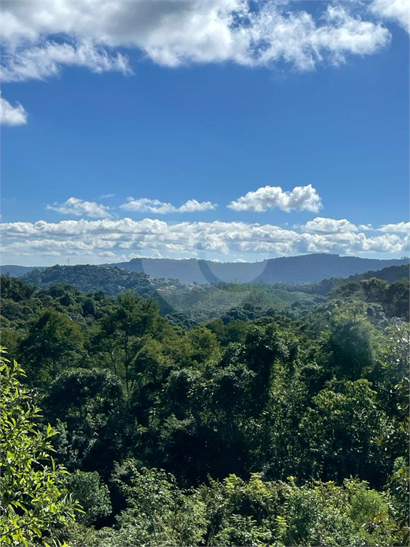 Terreno na Serra da Cantareira, loteamento fechado de alto padrão com 4.265 m²