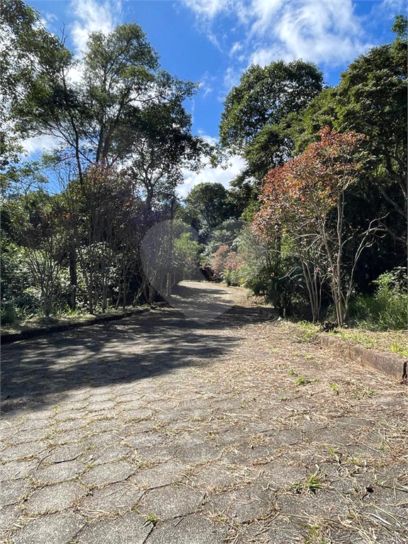 Terreno na Serra da Cantareira, loteamento fechado de alto padrão com 4.265 m²