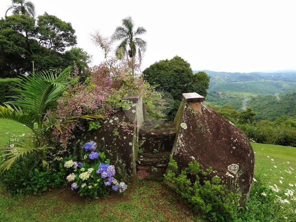 Magnifica casa de Alto Padrão à venda na Serra da Cantareira