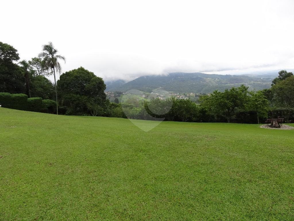 Magnifica casa de Alto Padrão à venda na Serra da Cantareira