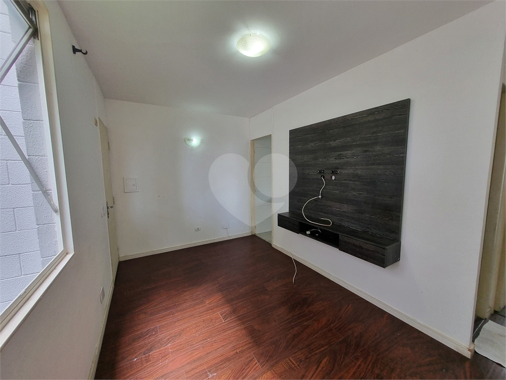 APARTAMENTO em CASA VERDE