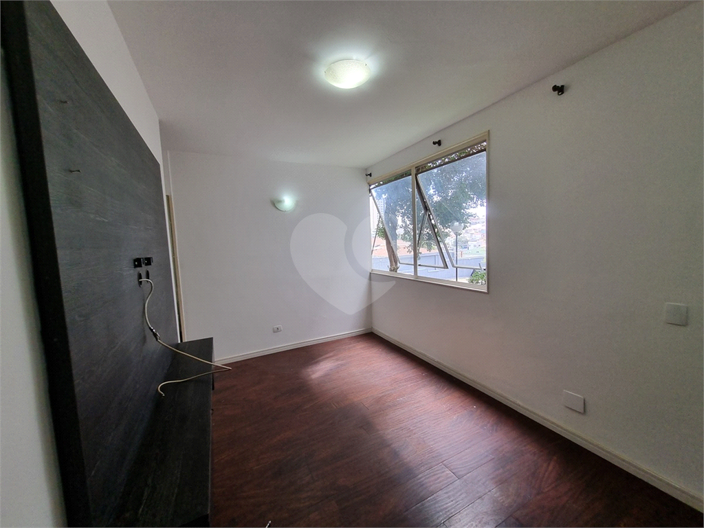 APARTAMENTO em CASA VERDE
