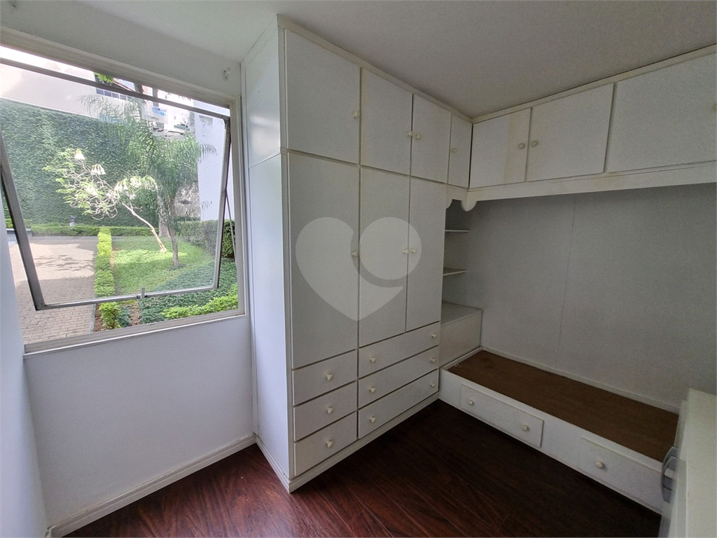 APARTAMENTO em CASA VERDE