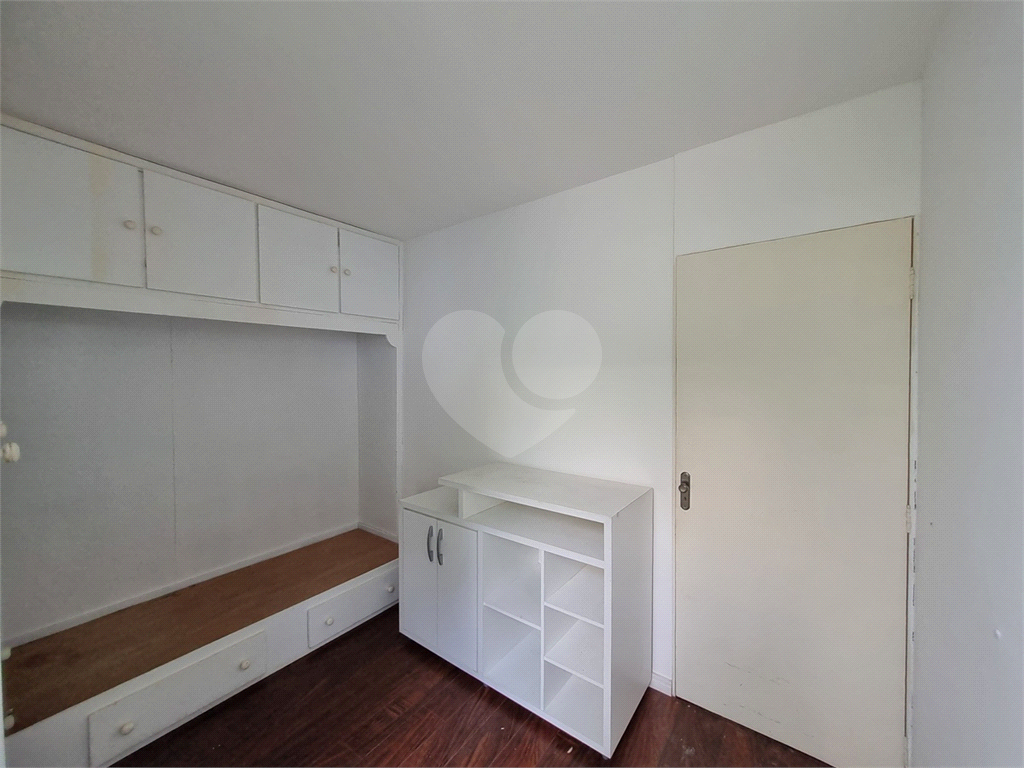 APARTAMENTO em CASA VERDE