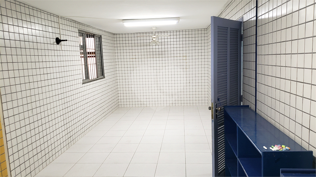 Prédio comercial com excelente localização à venda ou locação ao lado da Brás Leme.