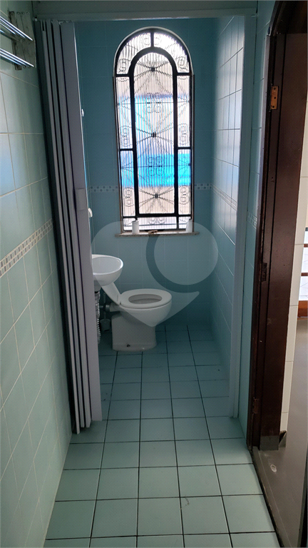 Prédio comercial com excelente localização à venda ou locação ao lado da Brás Leme.