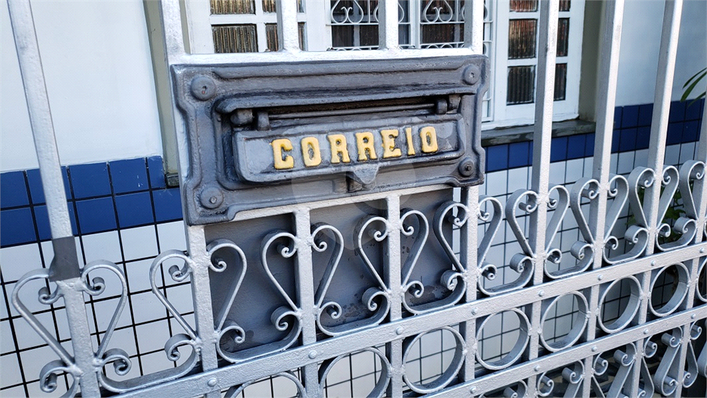 Prédio comercial com excelente localização à venda ou locação ao lado da Brás Leme.