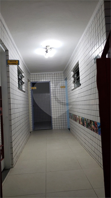 Prédio comercial com excelente localização à venda ou locação ao lado da Brás Leme.