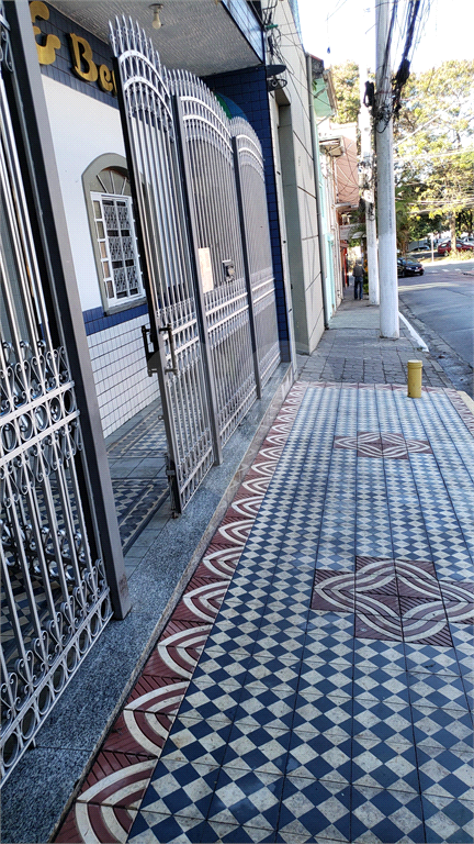 Prédio comercial com excelente localização à venda ou locação ao lado da Brás Leme.