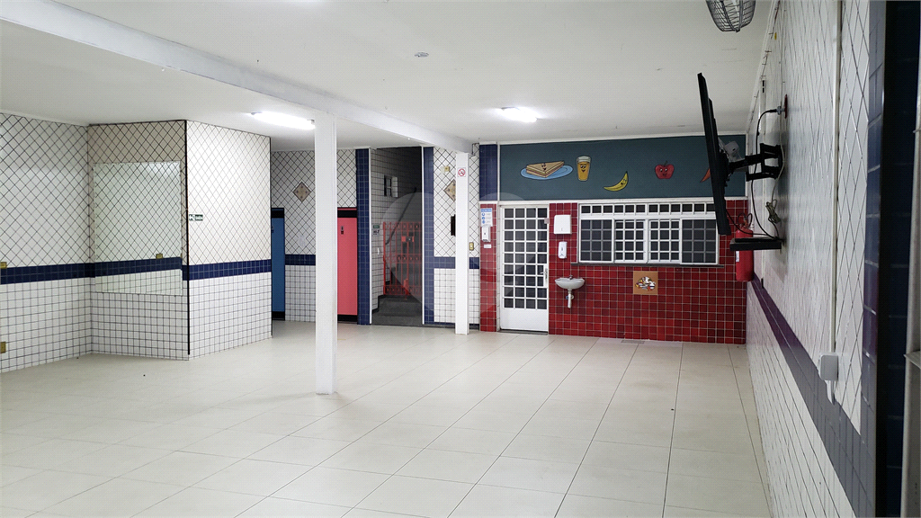 Prédio comercial com excelente localização à venda ou locação ao lado da Brás Leme.