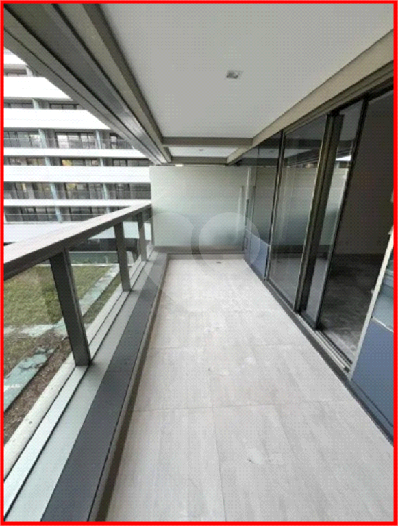 APARTAMENTO em CENTRO