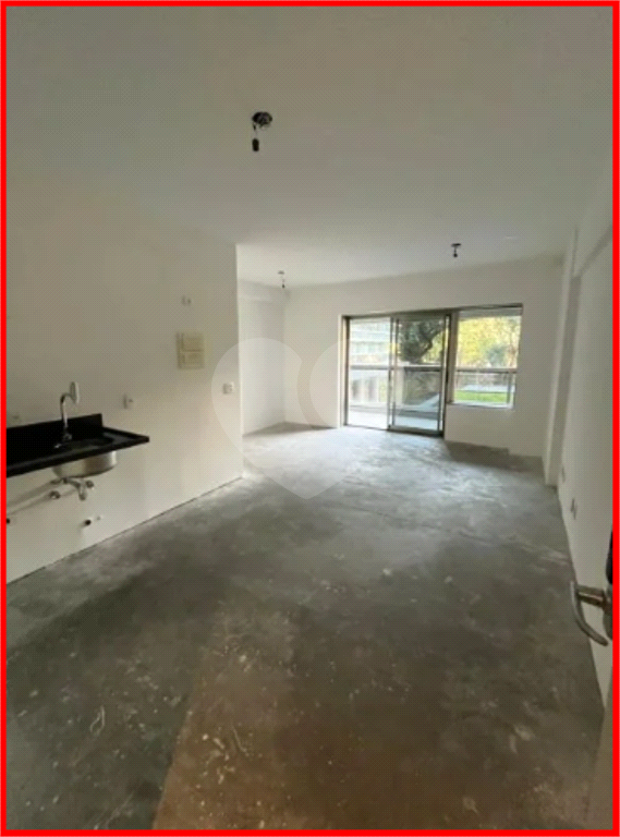 APARTAMENTO em CENTRO
