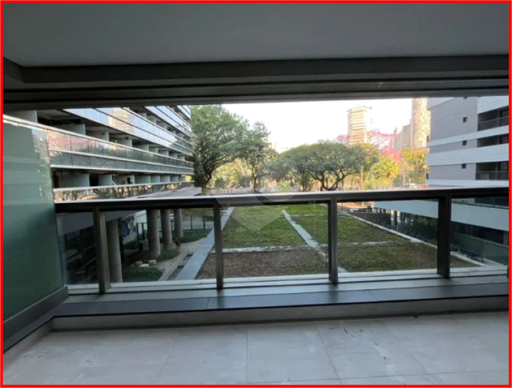 APARTAMENTO em CENTRO