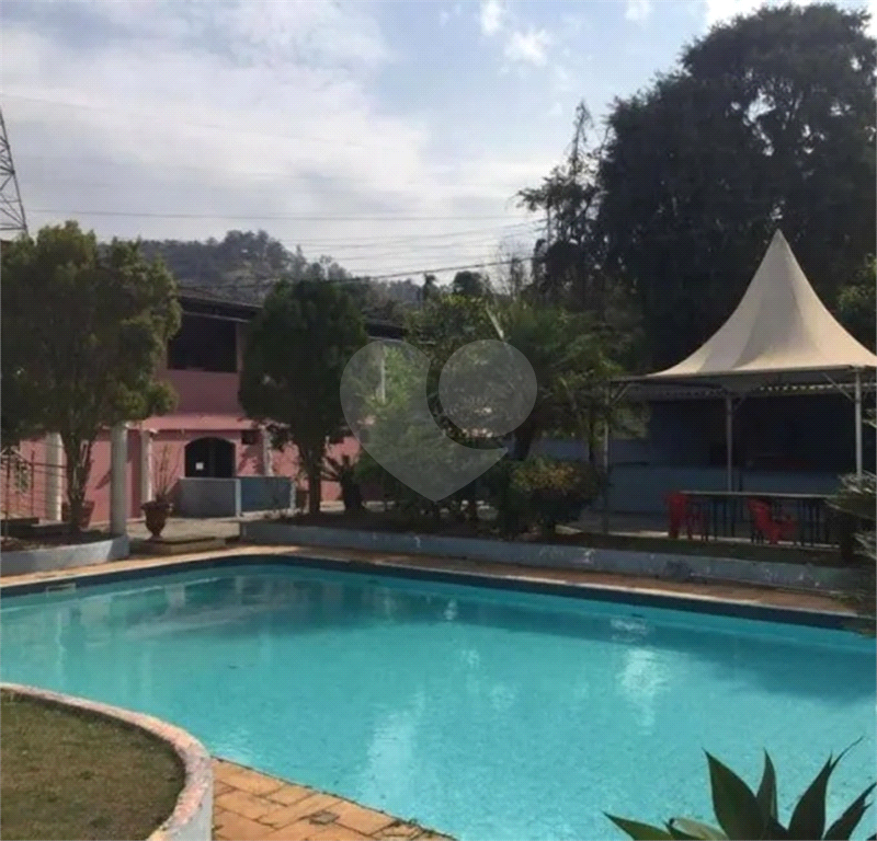 Casa à venda com 7 quartos, 1470m² - Foto 1