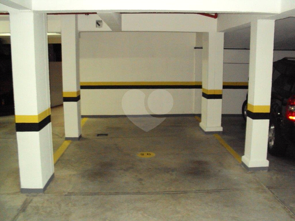 Apartamento à venda com 2 quartos, 61m² - Foto 13