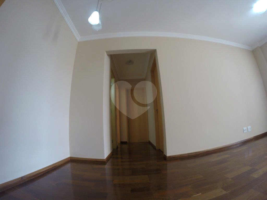 Apartamento à venda com 2 quartos, 61m² - Foto 4
