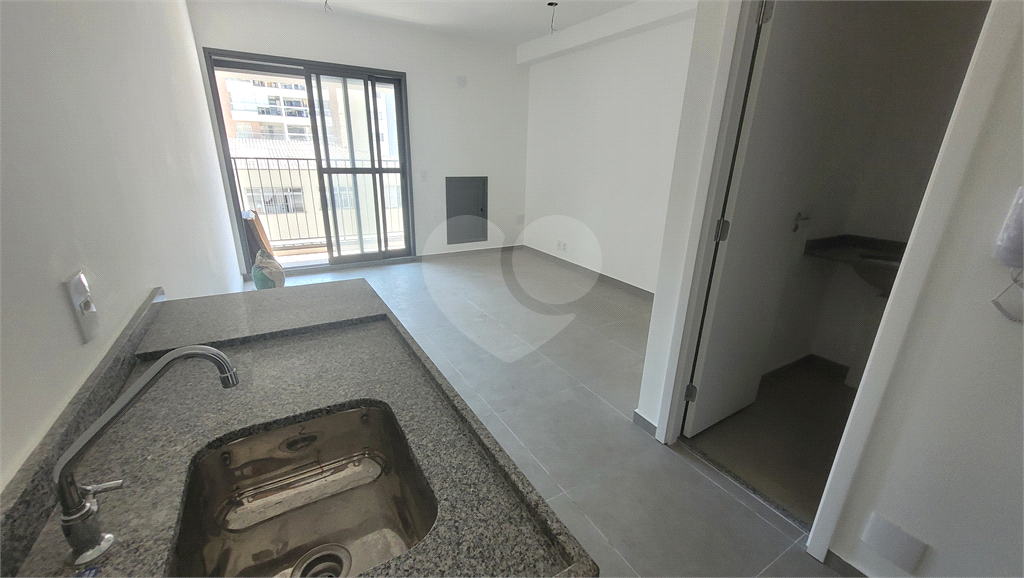 Studio 26m² com piso frio instalado, condomínio com piscina salão gourmet e de festas, e lavanderia Pinheiros