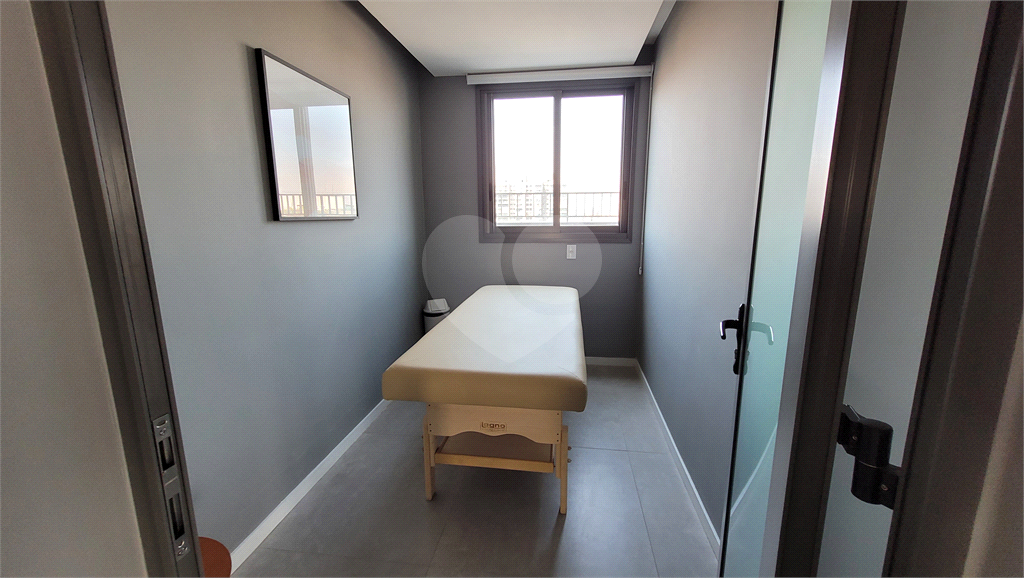 Studio 26m² com piso frio instalado, condomínio com piscina salão gourmet e de festas, e lavanderia Pinheiros