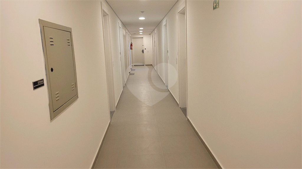 Studio 26m² com piso frio instalado, condomínio com piscina salão gourmet e de festas, e lavanderia Pinheiros