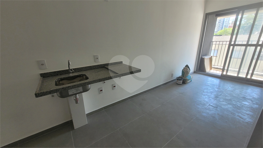 Studio 26m² com piso frio instalado, condomínio com piscina salão gourmet e de festas, e lavanderia Pinheiros