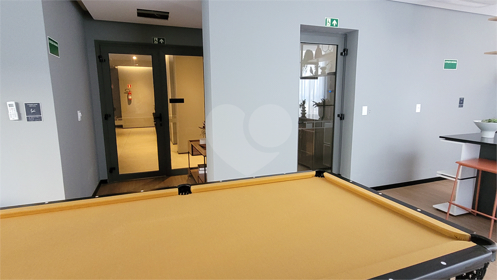 Studio 26m² com piso frio instalado, condomínio com piscina salão gourmet e de festas, e lavanderia Pinheiros